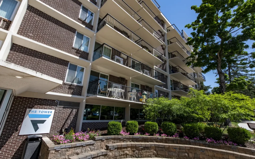 Apartment in East Lansing Michigan vs On-Campus Housing