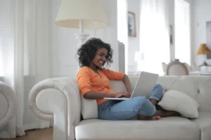 Top 8 Furniture Essentials for Student Apartments